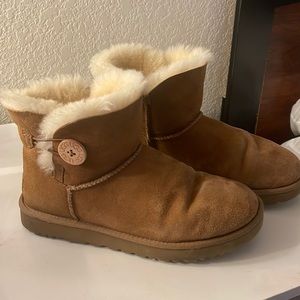 UGG BOOTS